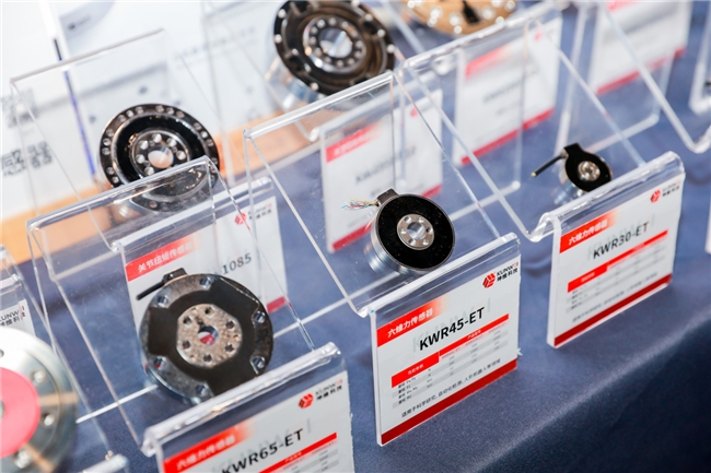 以赛促研、向实而行——2026全球数字贸易创新大赛（具身智能机器人挑战赛）在杭启幕