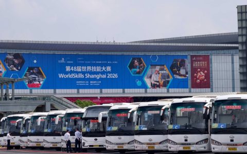 中国智造闪耀黄浦江畔！超200台苏州金龙海格客车护航世界技能大赛