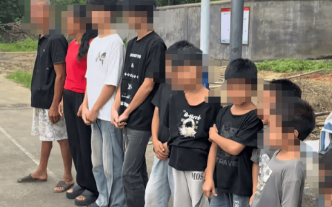 广西夫妇生育8男5女，父亲：政府每月补贴3500元，还帮建住房
