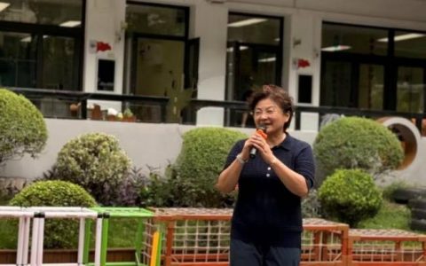 做中学拥抱AI 奥林娃智创未来——奥林幼儿园开学首日无人机足球飞行活动