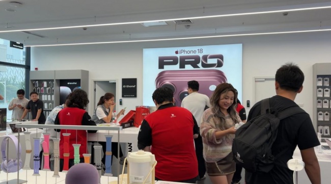 iPhone 18 Pro、Apple Watch、iPods5新品全渠道开售 果粉涌入京东线下门店选购新机