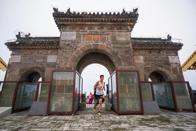向山而跑逐梦太行 愚公故里激情燃动——2026中国山马越野系列赛暨首届济源山地越野（徒步）大会・全国徒步大会（河南济源站）举行