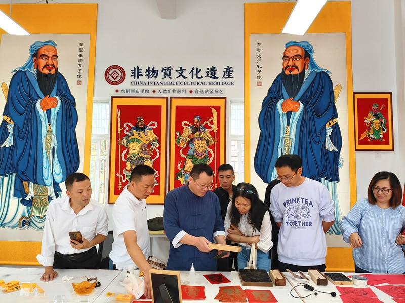 送福就送汉吉福！非遗门神年画版图再拓西南两省.doc
